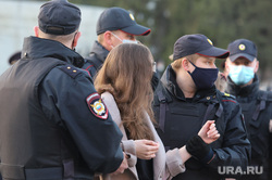 Несанкционированная акция сторонников оппозиционера Алексея Навального. Курган, полиция, задержание, задержание актививстов