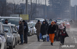 Эвакуация людей из осажденного Мариуполя. Украина, автомобили, колонна, эвакуация, машины, украина, мариуполь, следы от пуль, беженцы, автомобиль, гуманитарная катастрофа