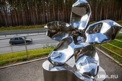 Путинский автобан Р-242 «Пермь – Екатеринбург». Свердловская область, цветок, скульптура, китай, дружба, ново московский тракт, екатеринбург , гуанчжоу, побратимские отношения, город цветов гуанчжоу, капок
