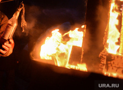Майдан. Украина. Ночь 19-20.02.14 Конец перемирия. Киев, дым, майдан, боец, коктейль молотова, война, огонь