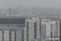Ветреная погода в Екатеринбурге. Екатеринбург , многоэтажка, зима, снегопад, жилье, туман