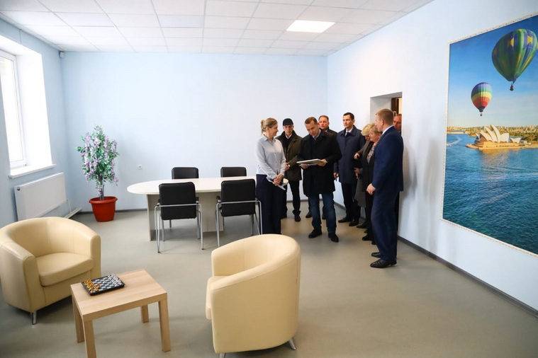 На открытии корпуса присутствовали губернатор Вадим Шумков и его заместители
