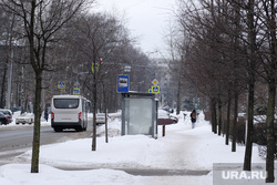 Повседневная жизнь. Москва, остановка, зима, автобус, общественный транспорт, маршрутка