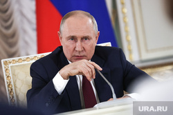 Президент России Владимир Путин на итоговой пресс-конференции саммита "Россия-Африка". Санкт-Петербург, путин владимир