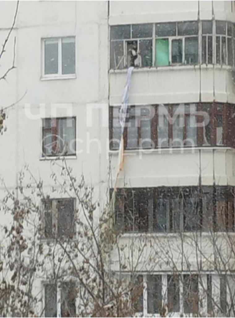 Дети хотели спуститься с восьмого этажа