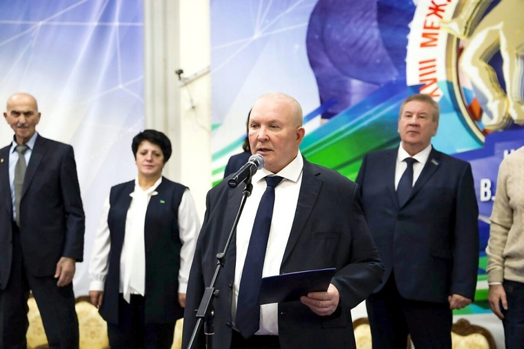 Сборная ХМАО по вольной борьбе победила в международном турнире