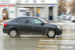 Оттепель в городе. Челябинск, лужи, водитель, слякоть, грязь, оттепель, дорога, автомобили, мокрый асфальт, потепление, весна, климат, автотранспорт, renault, рено логан