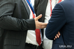 Сбор участников на пленарное заседании форума АСИ. Москва, депутат, чиновник, диалог