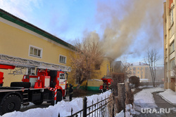 Пожар в спортивной детской школе. Курган, пожар, задымление, пожарные, дюсш 1, детская спортивная школа имени семенова
