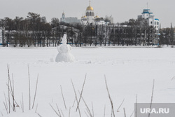 Виды Екатеринбурга, снеговик, снег, зима, городской пруд, город екатеринбург, снежная скульптура