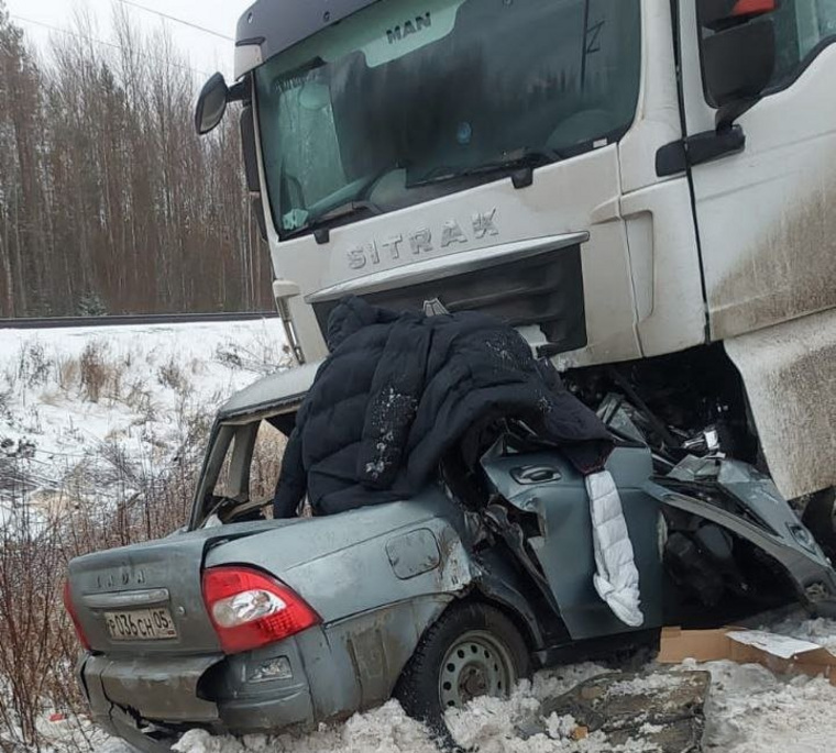 Авария произошла на трассе Сургут-Нижневартовск
