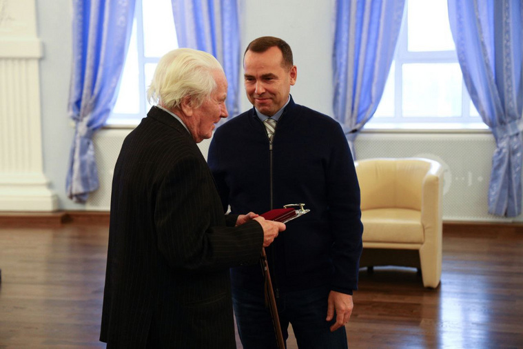 Писатель Виктор Потанин получил орден «За заслуги в культуре и искусстве»