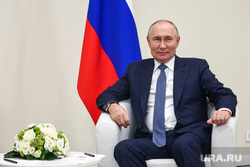 Владимир Путин на переговорах с президентом Абхазии. Сочи, путин владимир