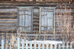 Золотая дорога. Деревня Дианово и Новодостовалово. Курган, старый дом, заброшенный дом, деревня, ставни, окна, закрытые окна