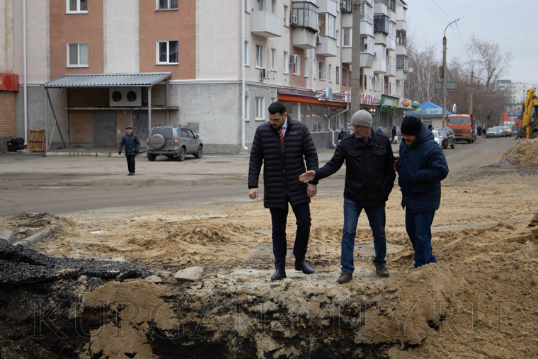 За исполнением реконструкции инженерных сетей на улице Коли Мяготина следит департамент жилищно-коммунального хозяйства