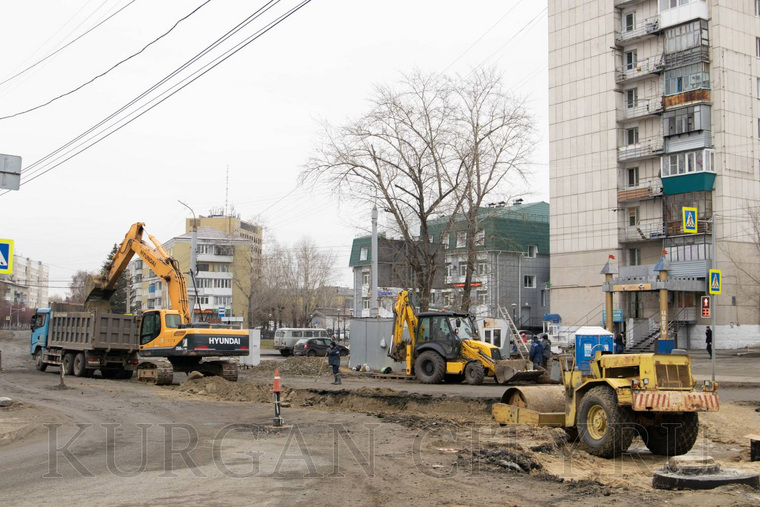 На некоторых участках улицы Мяготина укладывают песок