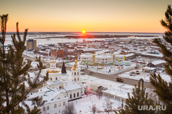 Закат, город и стройки. Ханты-Мансийск, город ханты-мансийск, закат