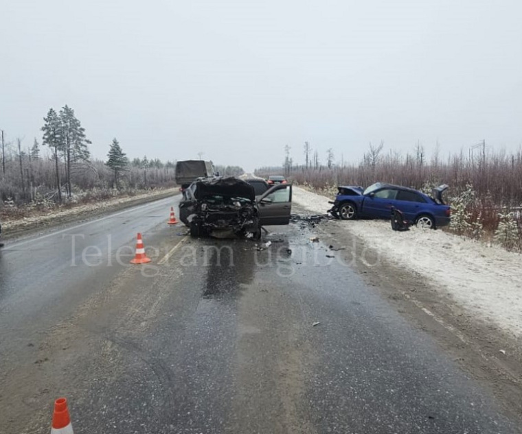 Авария произошла на трассе по направлению в сторону Нягани