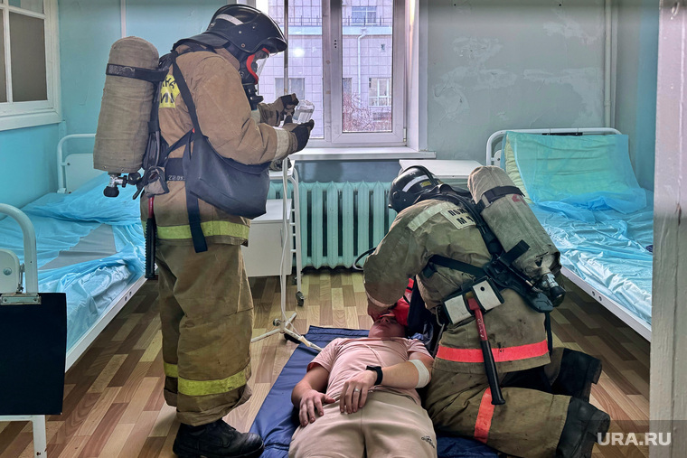 Учения МЧС в здании областной больницы. Курган
