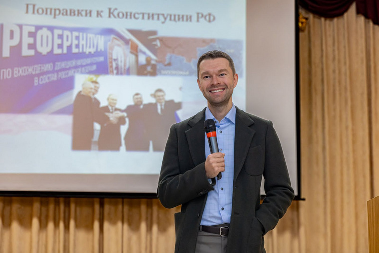 Школьники задавали Алексею Вихареву свои вопросы
