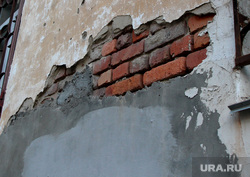Дом Гоголя 42 Курган, штукатурка обвалилась