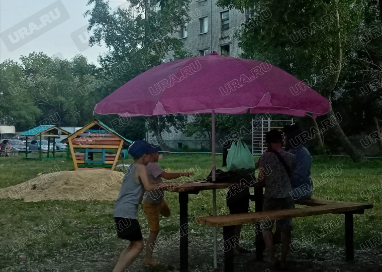 Большинство жителей двора по ул. Станционная благоустройство одобрили, рассказал Станислав