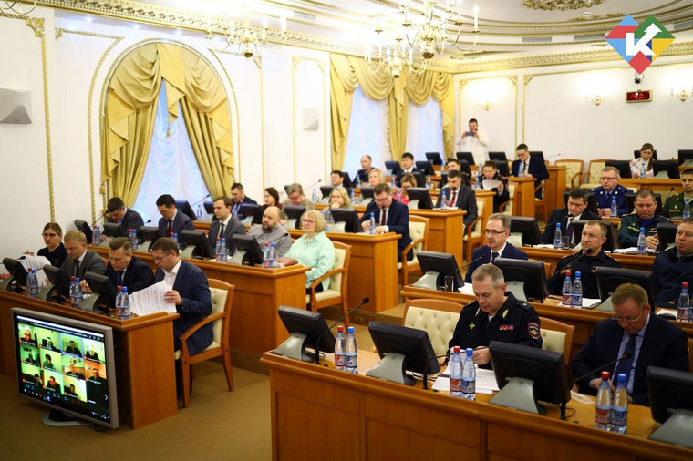 Kurgan security officials gathered at a meeting with Governor Shumkov