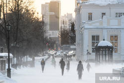 Types of Yekaterinburg, winter, drifting snow, cold, blizzard, blizzard, Yekaterinburg city, Lenin Avenue, dam, frost, cold