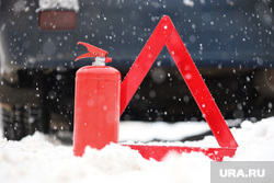 Snowfall.  Kurgan, snow, fire extinguisher, snowfall, snowdrift, accident, blizzard, poor visibility, accident, winter, emergency sign