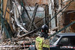 Жители Астрахани назвали возможные причины обрушения дома