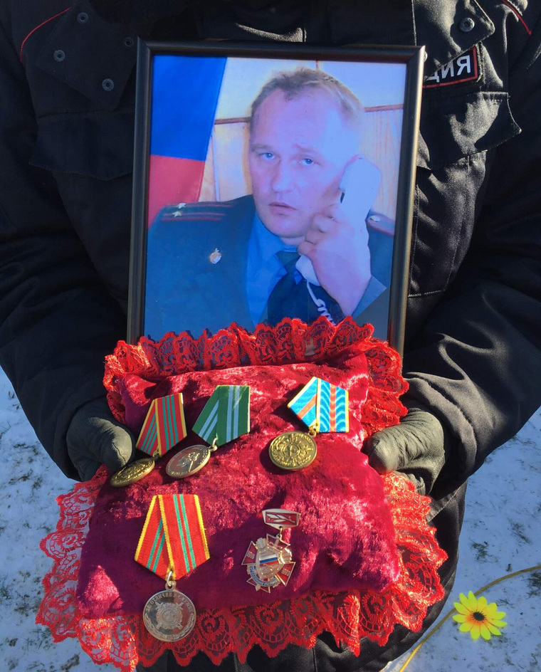 В Курганской области простились с подполковником в отставке, погибшем в зоне СВО