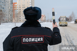 Профилактическое мероприятие «Автобус» Дорожные полицейские проверяют соответствие технического состояния. Курган, маршрутное такси, зима, пазик, автобус, полиция, жезл, гибдд, маршрутка, паз