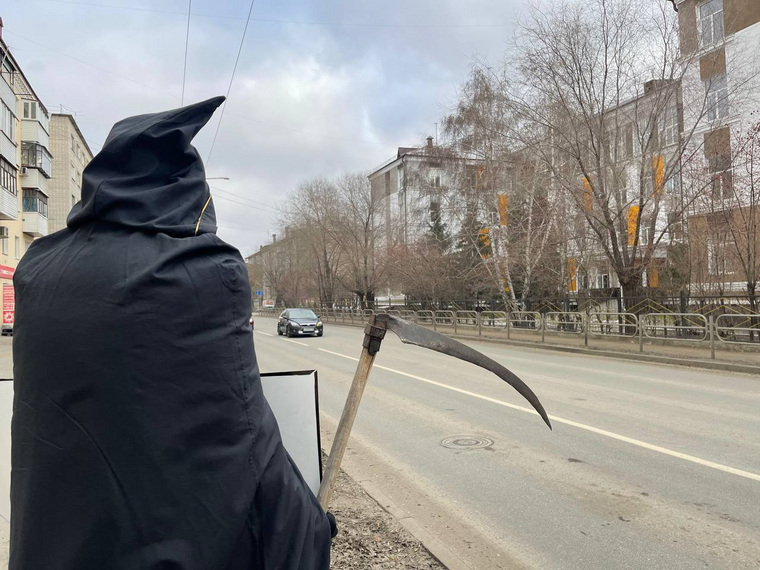 Водителям напомнили, что на дороге надо быть предельно бдительными