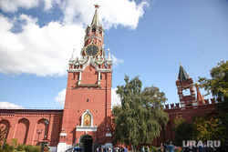 Освящение надвратной иконы на Спасской башне Кремля патриархом Кириллом. Москва, кремль, спасская башня