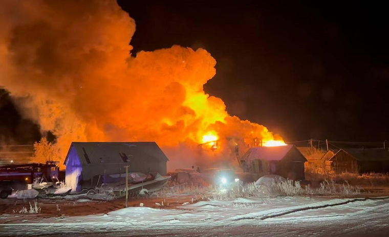 Пожар на улице Нагорная, 13а в селе Красноселькуп