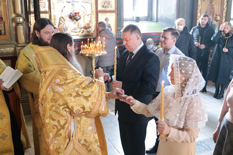 Чету Мачушкиных венчал Митрополит Курганский и Белозерский Даниил