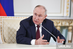 Президент России Владимир Путин на итоговой пресс-конференции саммита "Россия-Африка". Санкт-Петербург, путин владимир