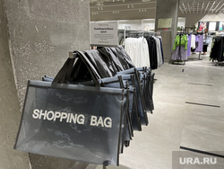 Продолжение работы магазина  H&M ТЦ Планета. Пермь, торговый центр, покупатели, бутик, распродажа, шопинг, h&m, магазин одежды, покупательский ажиотаж