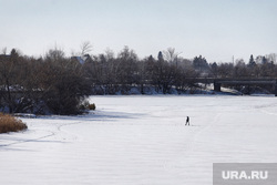 Город. Курган, река тобол, тобол зимой, лед, прогулка зимой