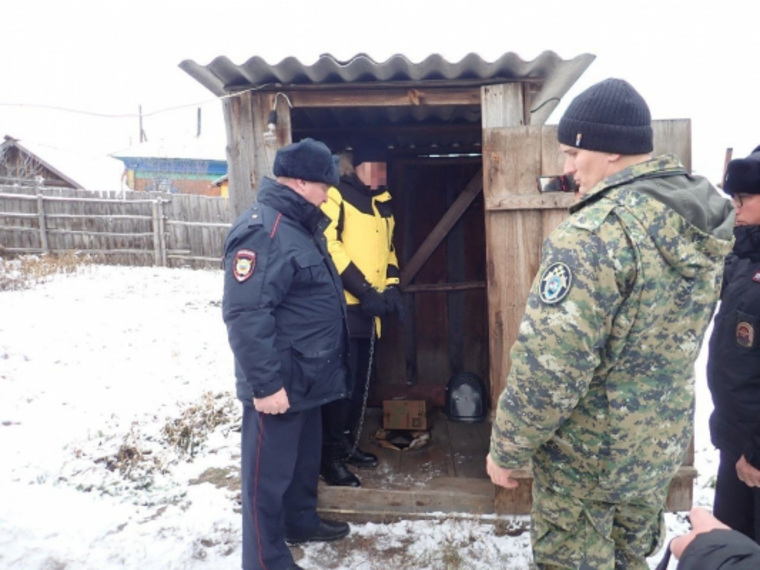 Подозреваемый спустил тела убитых в туалет, закопал и уехал в Челябинскую область