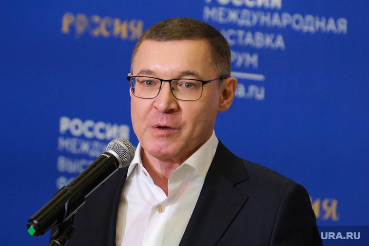 Алексей Текслер и Владимир Якушев на выставке "Россия" на ВДНХ. Москва
