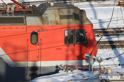 Спасатели не могут подобраться к поезду «Адлер-Пермь»