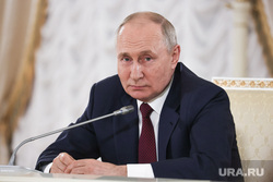Президент России Владимир Путин на итоговой пресс-конференции саммита "Россия-Африка". Санкт-Петербург, путин владимир