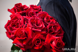 Прощание с военкором Журавлевым. Екатеринбург, розы, траур, прощание, цветы, похороны, память