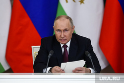 Владимир Путин и Эмомали Рахмон на встрече в Кремле. Москва, путин владимир