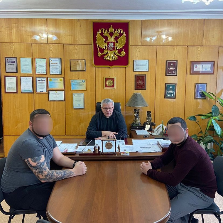 Военнослужащих познакомили с работой варгашинского завода и и выпускаемой продукцией