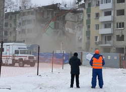В Нижневартовске начался снос дома, разрушенного взрывом газа. Видео