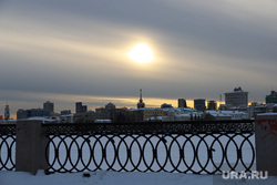 Панорама города. Екатеринбург, солнце, вид города, городской пруд, плотинка