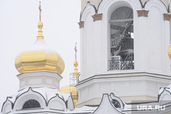 Снегопад в Екатеринбурге. Екатеринбург, снег, колокольня, религия, храм большой златоуст, христианство, православие