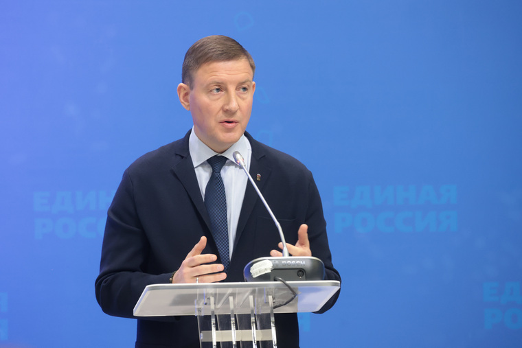 Генсек партии «ЕР» Андрей Турчак открыл заседание дискуссионного клуба